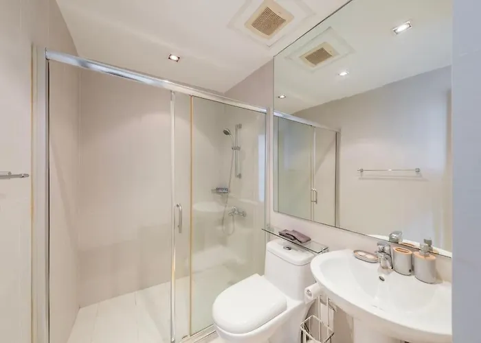 Stayhere Penthouse Executive 3br In Vibrant Makati Apartment