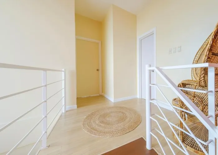 Stayhere Penthouse Executive 3br In Vibrant Makati