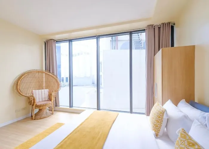 Apartment Stayhere Penthouse Executive 3br In Vibrant Makati *