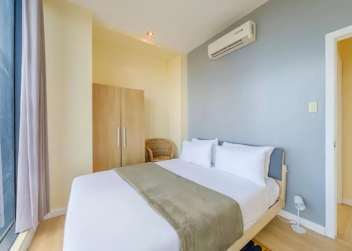 Stayhere Penthouse Executive 3br In Vibrant Makati *